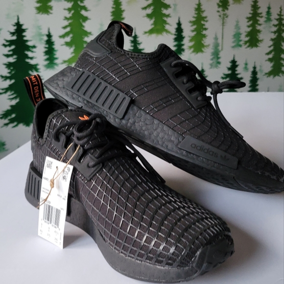 NEW 9.5 Mens NMD_R1 Addidas Shoes. - Picture 10 of 14